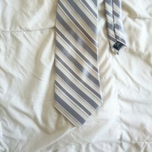 [ brand new silver paul done 100% silk tie ]